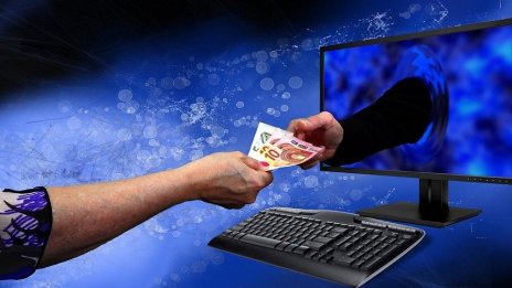 Теглят пари от сметката на продавач в нета! Новата нагла измамна схема