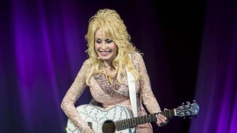 Кънтри примата Доли Партън: Искам да умра на сцената