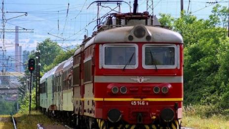 БДЖ пусна допълнителни места за празниците от и за Варна