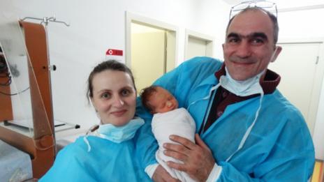 37-годишна роди здраво бебе след прекаран тежък перитонит