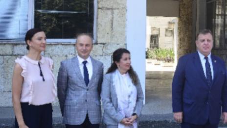 Каракачанов във Варна: Коронавирусът забави новите патрулни кораби за ВМС