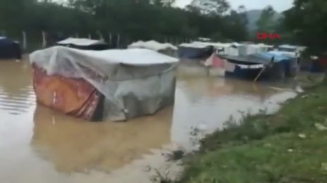 Турция под вода, евакуирана е болница
