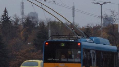 Спират тролей 83