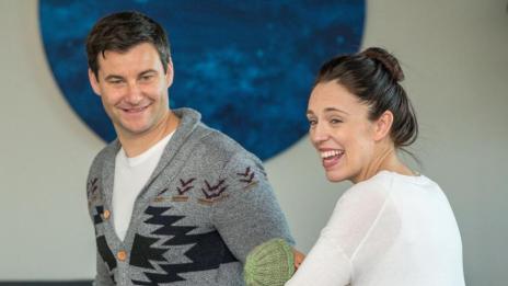 Премиерът на Нова Зеландия се похвали с бебето си