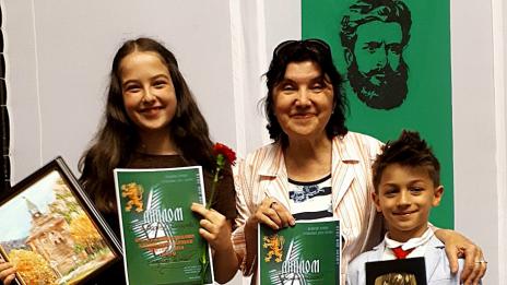 Варненска ученичка с първо място за изпълнение на Ботева поезия