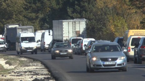 31-годишен пострада при верижна катастрофа на пътя Добрич - Варна 