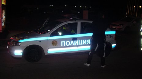 19-годишен, яхнал "Ягуар", опита да подкупи полицаи - 40 паунда и 25 лева