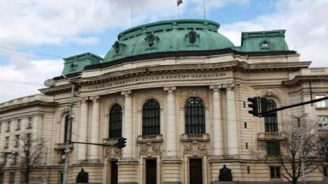 Изпити по български и литература и математематика в СУ днес