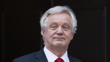 Британският министър, отговарящ за Brexit: Излизаме от ЕС през март 2019 г.
