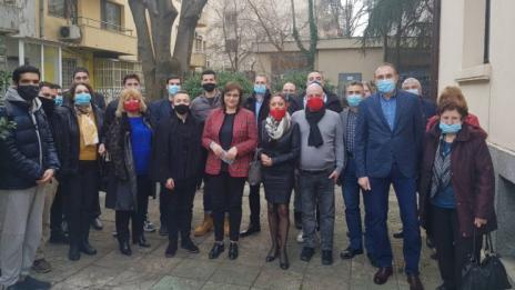 25 младежи зарадваха Нинова във Варна