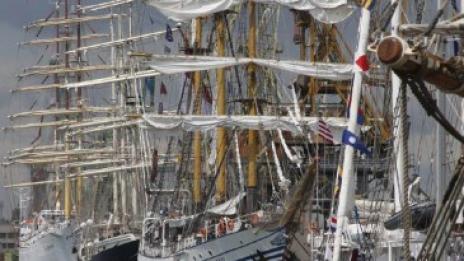 Фотографи показват морската магия „Тол Шипс”