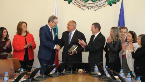Борисов с "Факла на свободата" за принос срещу антисемитизма 