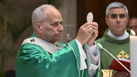 Подариха на Папа Лъв XIV керамична икона изработена от българска ученичка