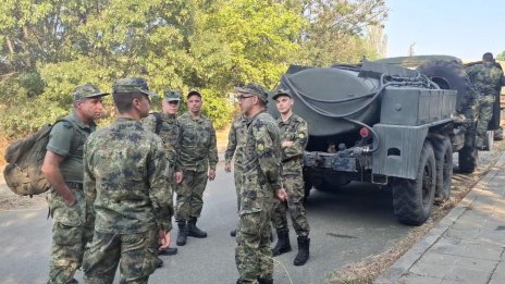 Военни продължават да помагат за в борбата с пожарите в Пирин и Сунгурларе
