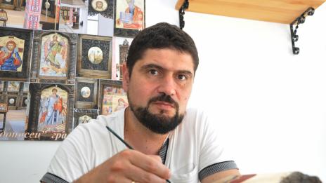 Младен Костадинов: Иконата е посредник между вярващите и Бога и отговорността на иконописеца е голяма