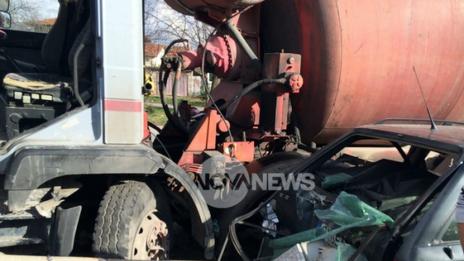 Шофьор на камион заспа зад волана и удари три коли