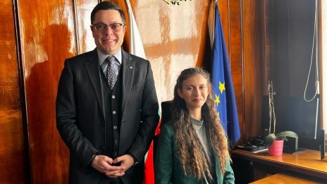 Ученичка от Варна стана министър на иновациите и растежа за ден
