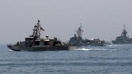 Бойни кораби на Русия и САЩ се разминаха на косъм