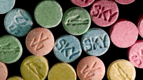 Откриха LSD в дома на задържан за опит за убийство във Варна