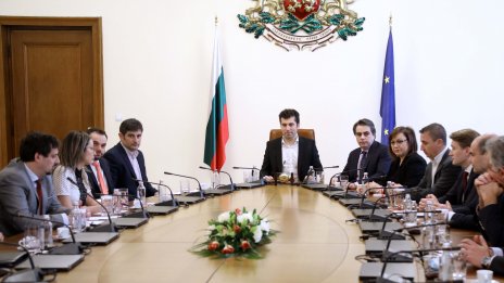 Правителството готви пакет от антикризисни мерки на стойност над 1 млрд. лв.