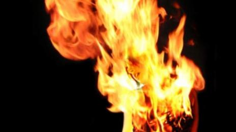 Ужас: Болна шуменка се самозапали с бензин 
