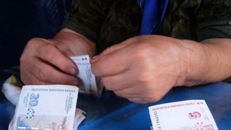 Още двама "ужилени" от ало-измамници