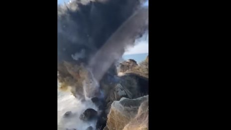 Внимание! Черно море носи мини към брега, една избухна до Одеса ВИДЕО