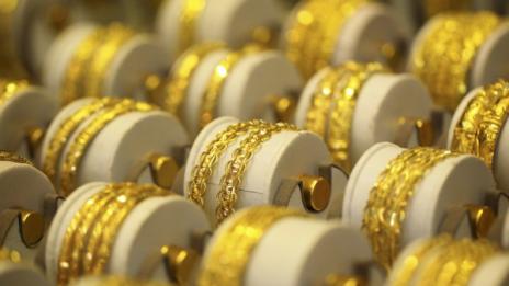 НАП продава 11 000 рубини и сапфири на търг