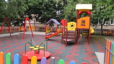 Детски площадки се превърнаха в ябълката на раздора