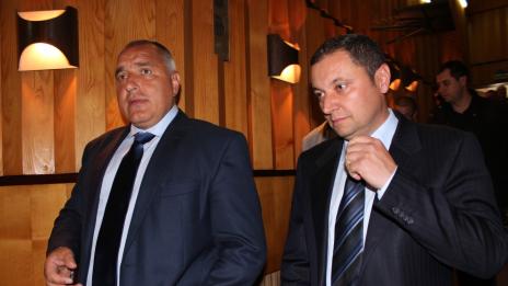 Яне Янев пратил есемеса на премиера