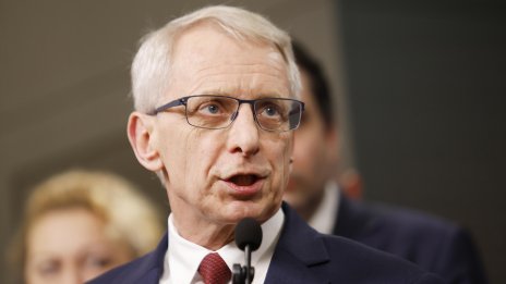 Денков: Има яростна цинична политическа атака към нас заради "Петрохан"