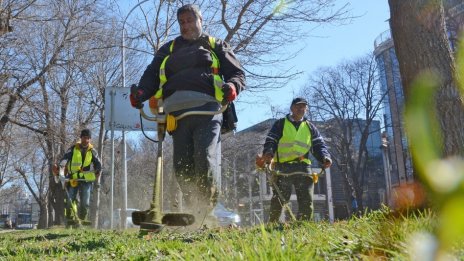 Започна пролетното косене във всички райони на Варна
