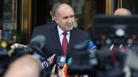 Радев: Атаките срещу Кирил Петков са от мафията