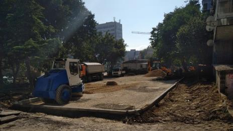 Строят нов паркинг за 40 коли в „Цветния квартал“