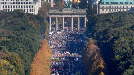 100 000 на протест в Берлин срещу ТТИП