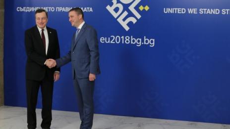 Склонихме: Влизаме в банковия съюз и чакалнята за еврото