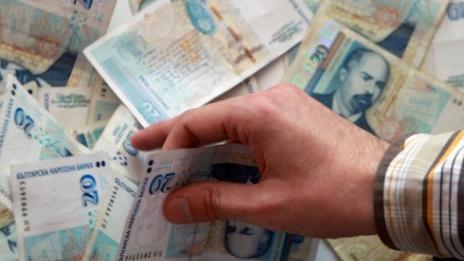 Стотици данъчни инспектори започват проверки по Черноморието