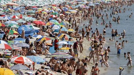 50 000 нашенци се стичат към Гърция, задръстиха КПП-тата