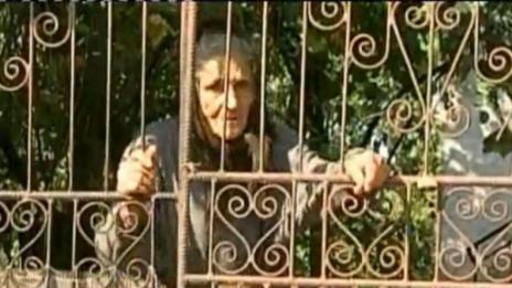 Събират 3000 лв. за баба Божия – глобата й за канабиса