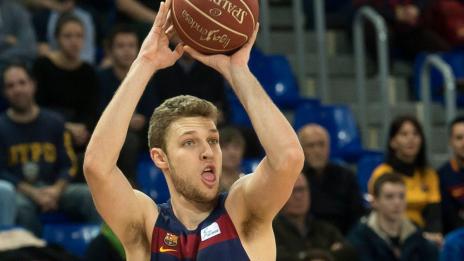 Везенков игра при победата на Барселона