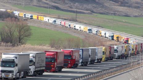 Без тежкотоварни автомобили по магистралите днес