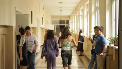 10 минути за междучасие са много. В МОН искат 5!