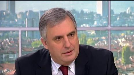 Ивайло Калфин: Непълнолетните родители получават детски за своите деца, а техните родители пък за тях
