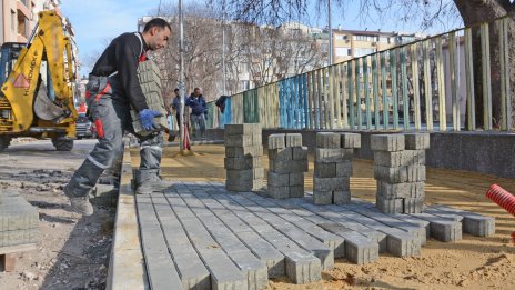 Област Варна е трета в страната по брой на работещите хора