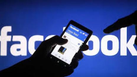Политическото влияние на Facebook във фокуса на вниманието