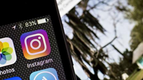 Facebook поставя името си в Instagram и WhatsApp