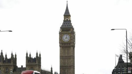 Британската полиция смята случилото се до парламента в Лондон за терористичен акт
