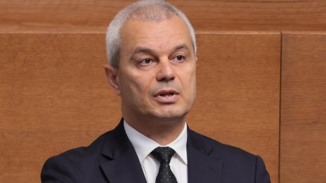 Костадинов: Няма клауза в договора ни с Киев, която защитава Черно море от страна на Украйна към Българи