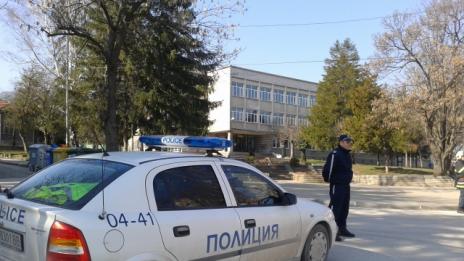 Дисциплинарно производство срещу двама полицаи заради акцията в Лясковец
