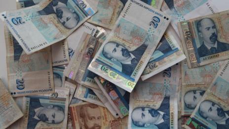 За година левът поевтиня с 13% спрямо долара